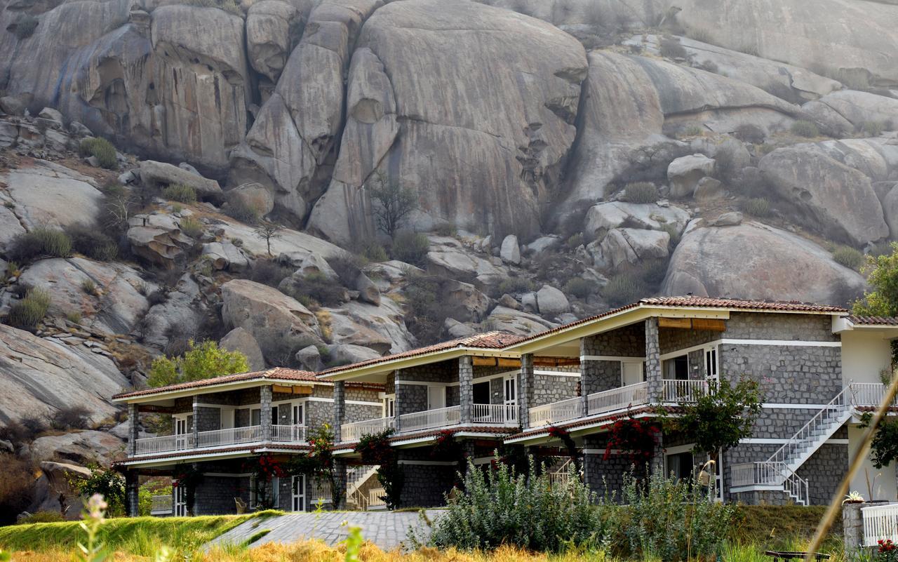 Hotel Amritara Jawai Sagar Pāli Exterior foto